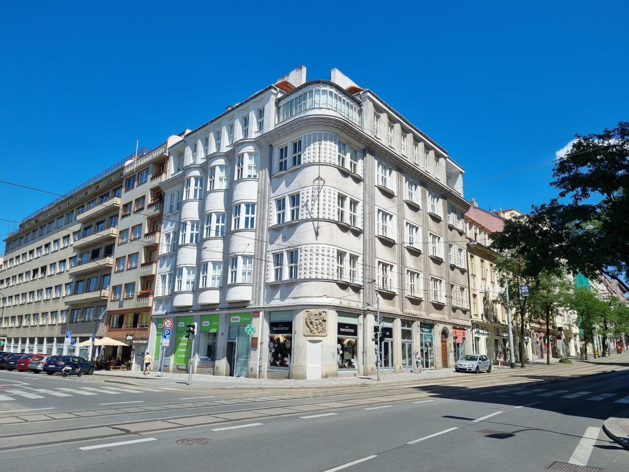 Oasis Apartments At Charles Square Prague Exterior photo