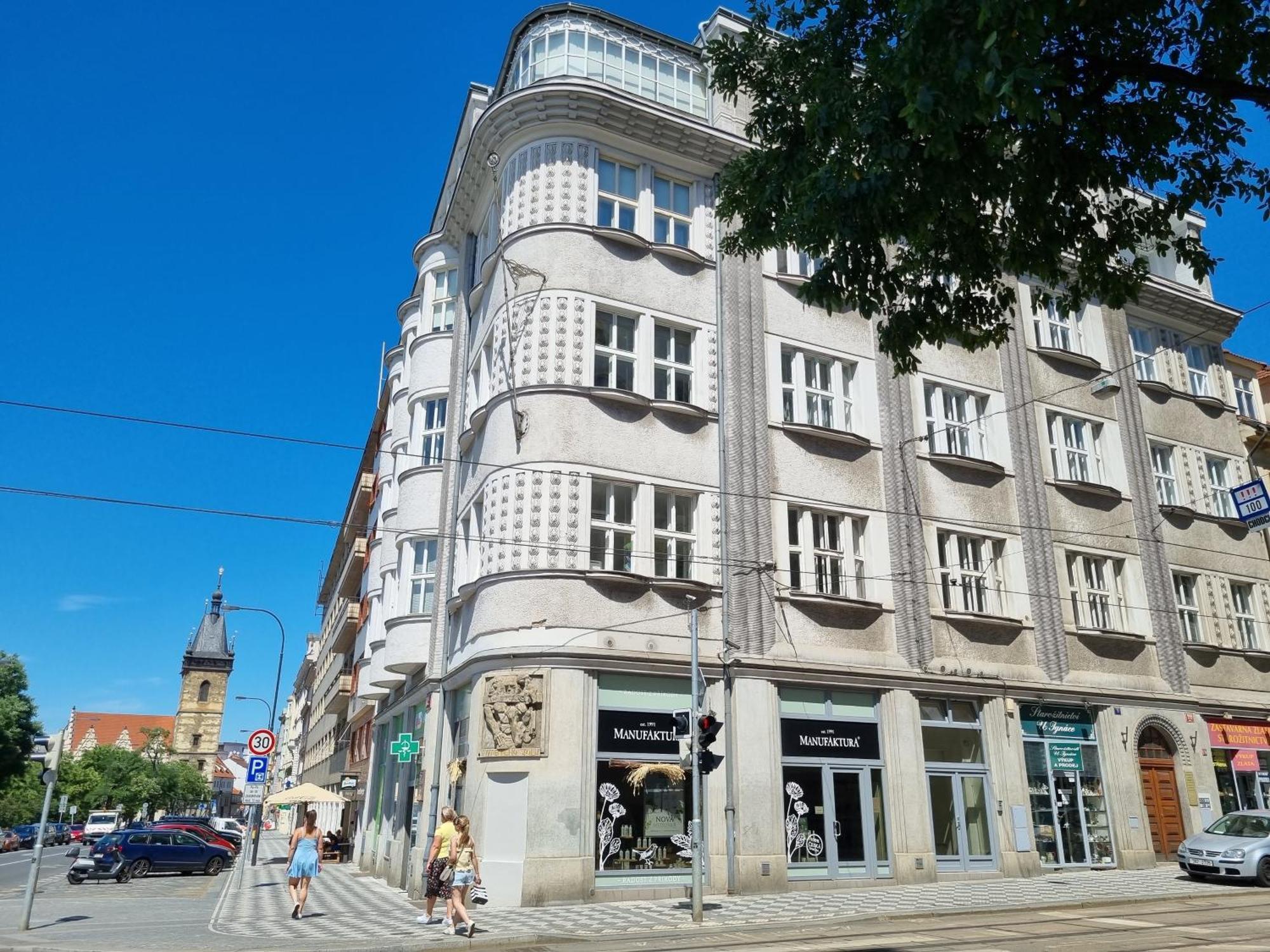 Oasis Apartments At Charles Square Prague Exterior photo