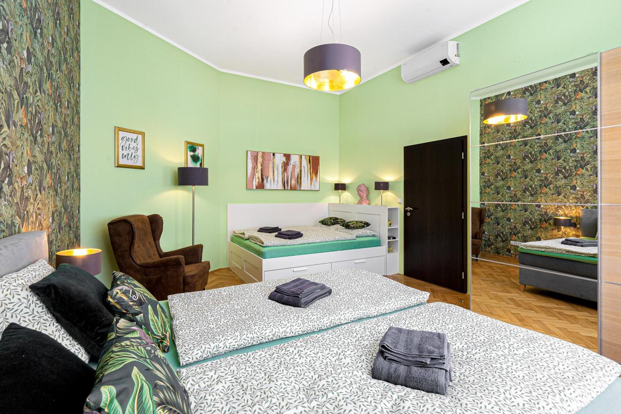 Oasis Apartments At Charles Square Prague Exterior photo