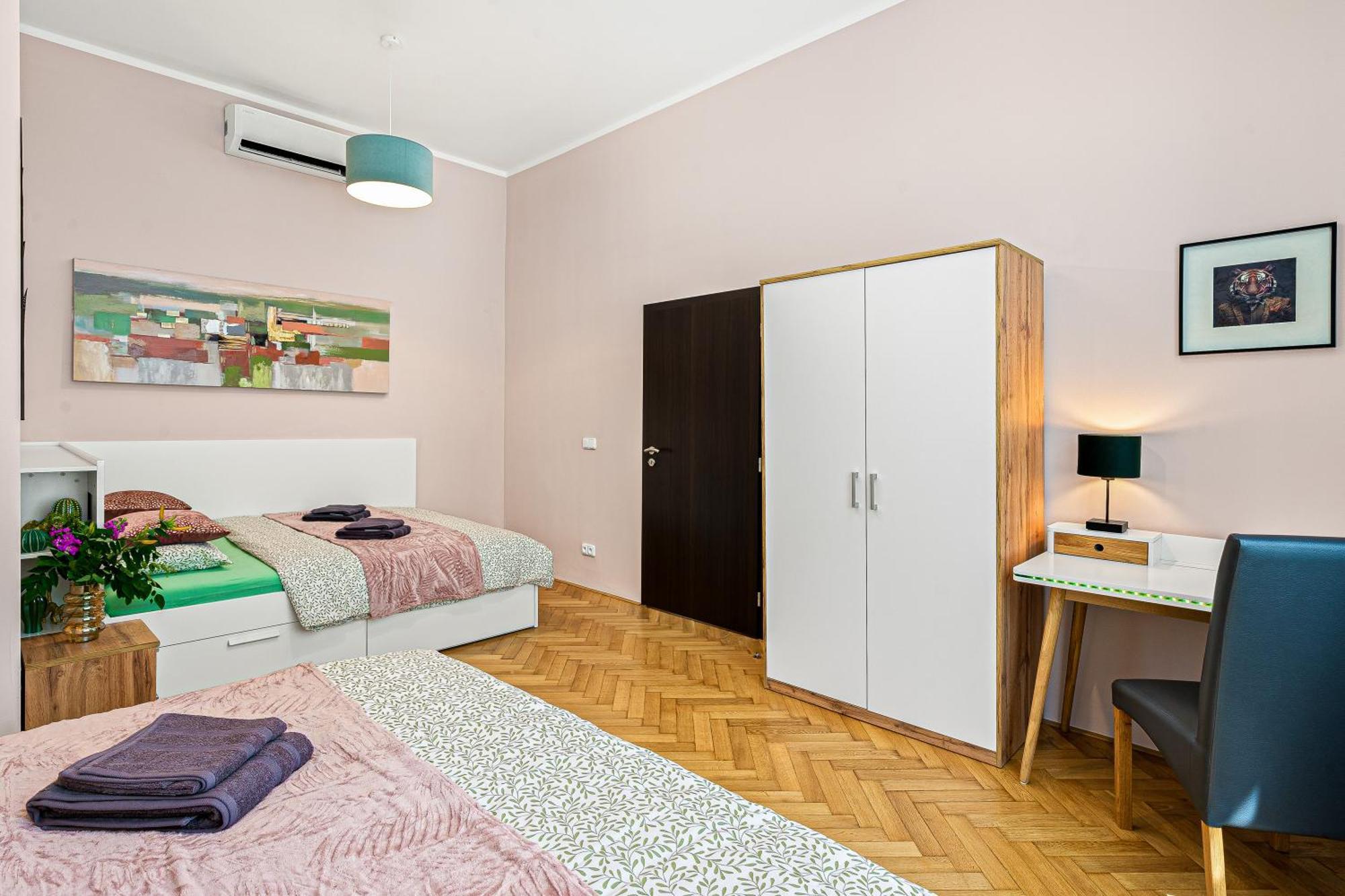 Oasis Apartments At Charles Square Prague Exterior photo